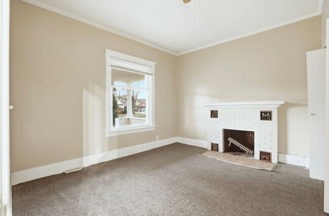 Building Photo - 1610 Court St