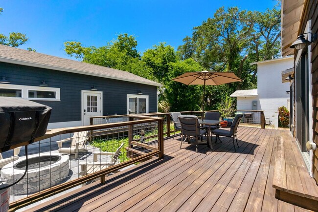 Building Photo - 30 Magnolia Dr