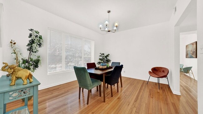 Building Photo - 5142 S King Dr