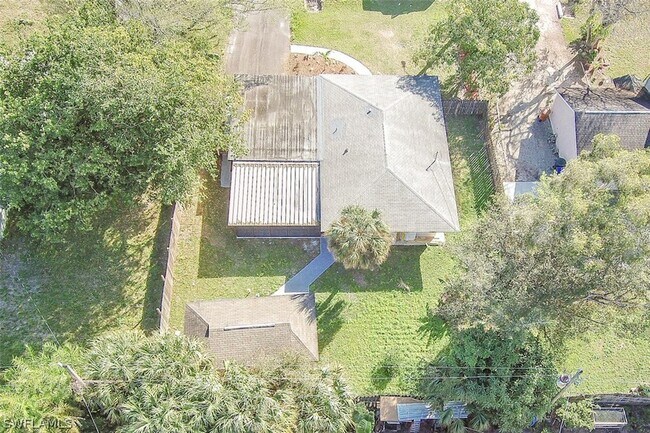 Building Photo - 4330 Deleon St