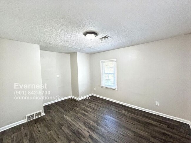 Building Photo - 1470 Ethlyn Ave