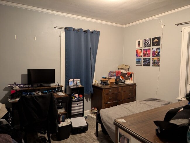 Building Photo - 2184 Wascana Ave