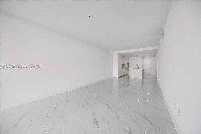 Building Photo - 700 NE 24th St