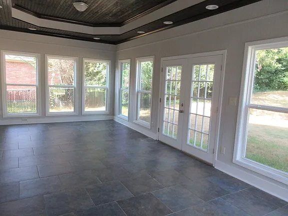 Building Photo - 547 Bellehurst Dr