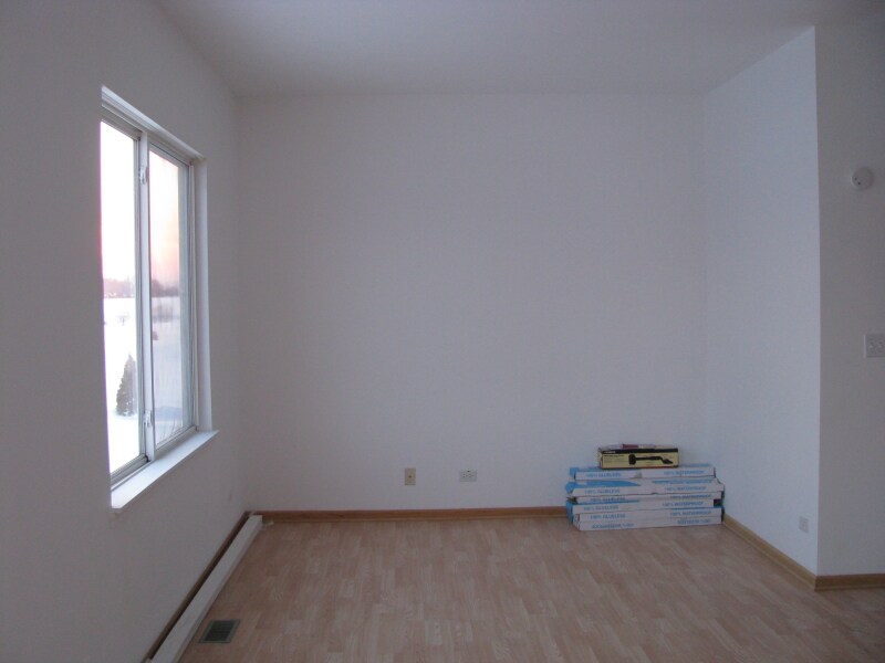 Building Photo - 357 Waterbury Dr