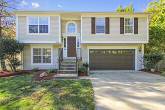 Building Photo - FENCED IN YARD!!!  Beautiful 4/3 UPDATED SF Home in Gaithersburg