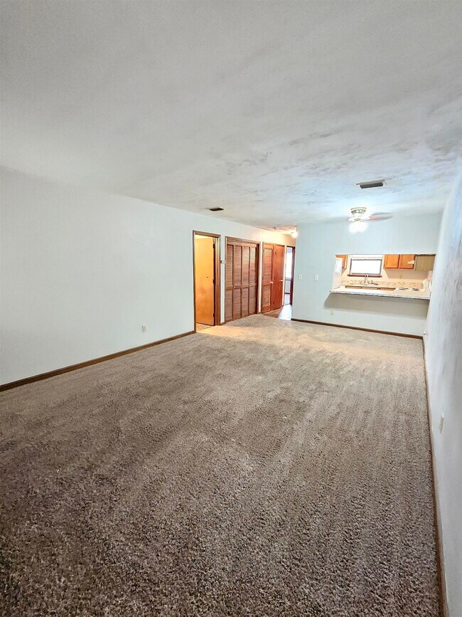 Building Photo - 2917 Woodrich Dr