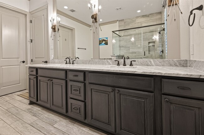 Building Photo - 722 Imperial Blvd