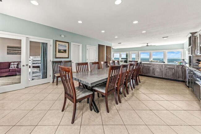 Building Photo - 243 Dune Dr