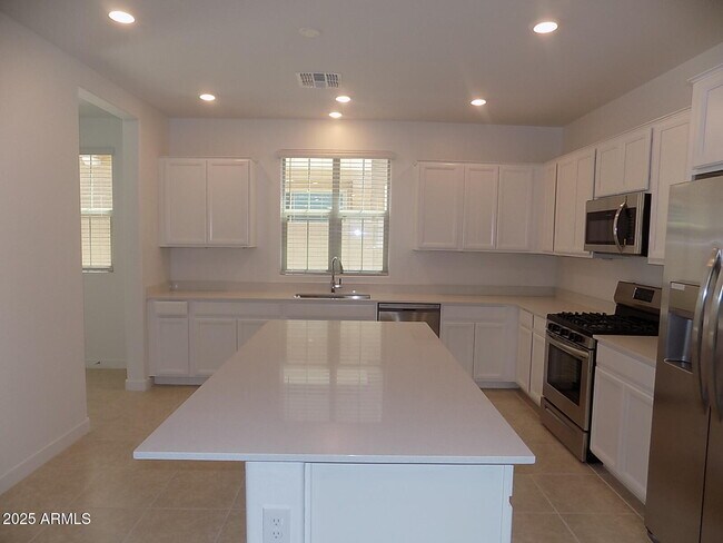 Building Photo - 1159 E Sabino Dr