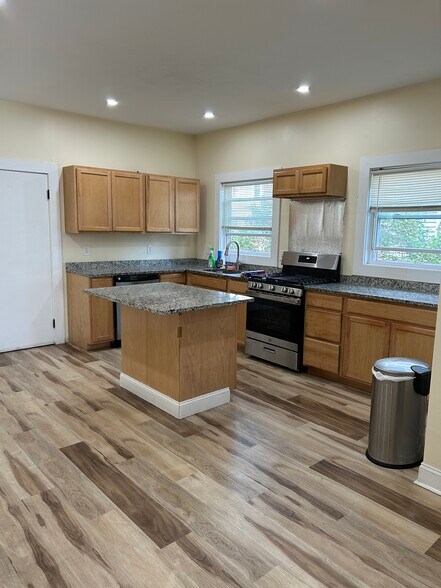 Kitchen - 46 Garfield Ave