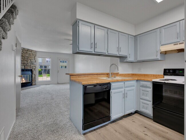 Building Photo - $1,795 // 2-Bed 1-Bath Charming Rowhome in...