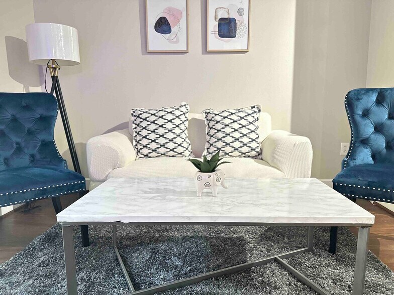 Primary Photo - 12848 Queensbury Ln