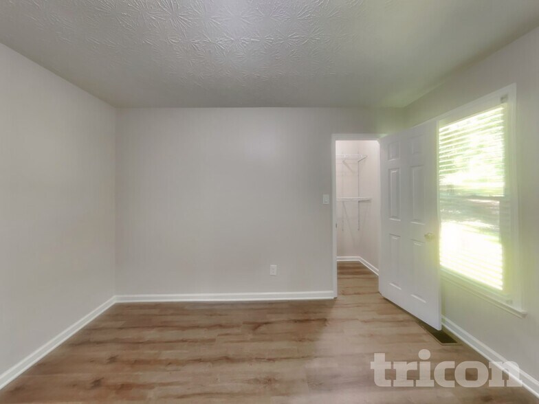 Building Photo - 325 Cypress Ln