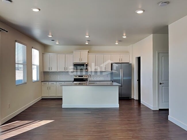 Building Photo - 7500 S Via Bombachas