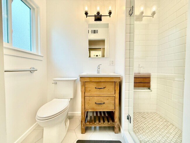 Building Photo - Renovated 3bed/2bath Linda Mar Rancher