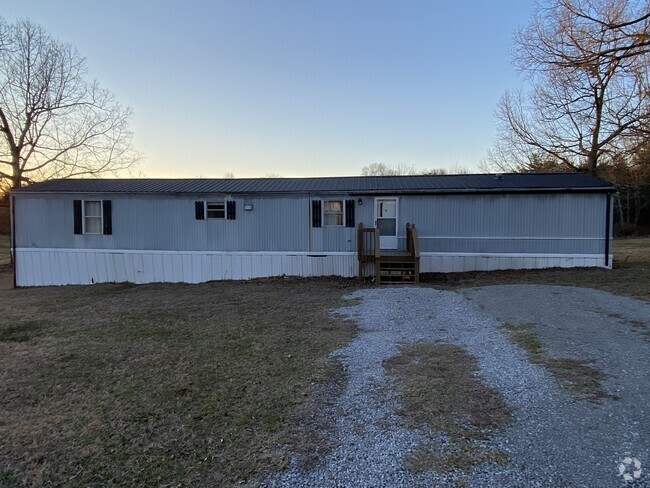 Trailer front/parking area - 1359 Hyder Loop