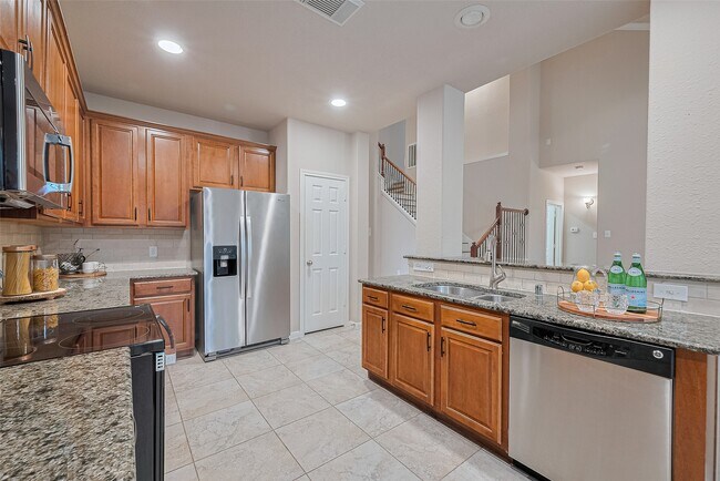 Building Photo - 23 Red Adler Pl