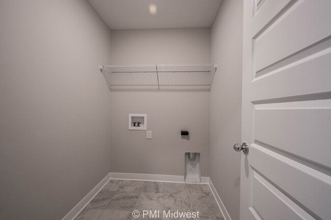 Building Photo - 7278 Zanesville Rd