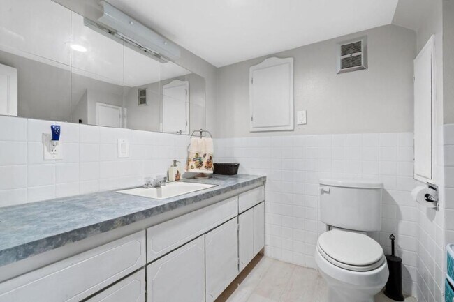 Building Photo - 315 Graefe Ave