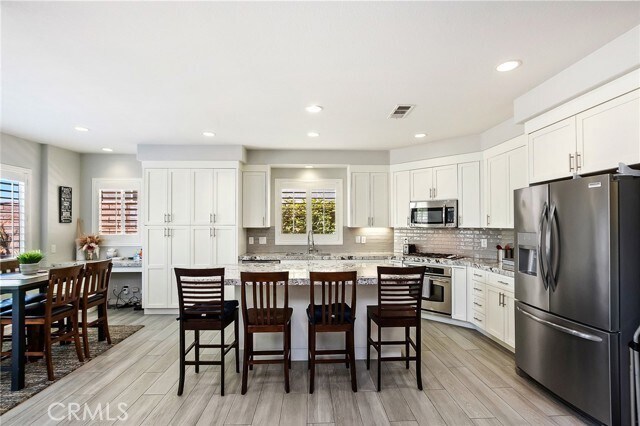 Building Photo - 42911 Del Lago Ct
