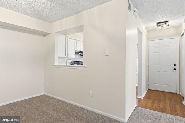 Building Photo - 2014 Barry Ct