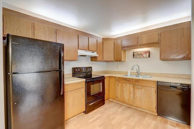 Building Photo - 3215 W Mangold Ave