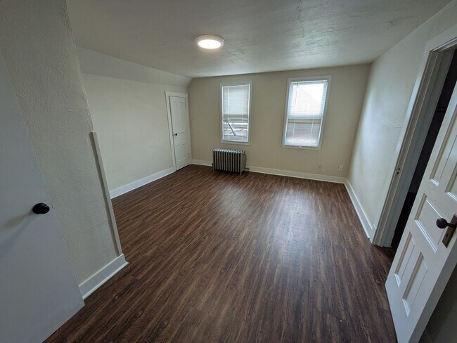 Building Photo - 1233 S 18th St