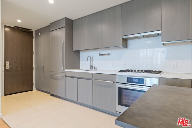 Building Photo - 889 Francisco St