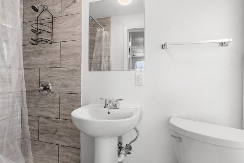 Building Photo - 1050 19th St S