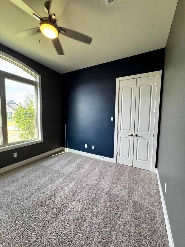 Building Photo - 23 Wilshire Blvd