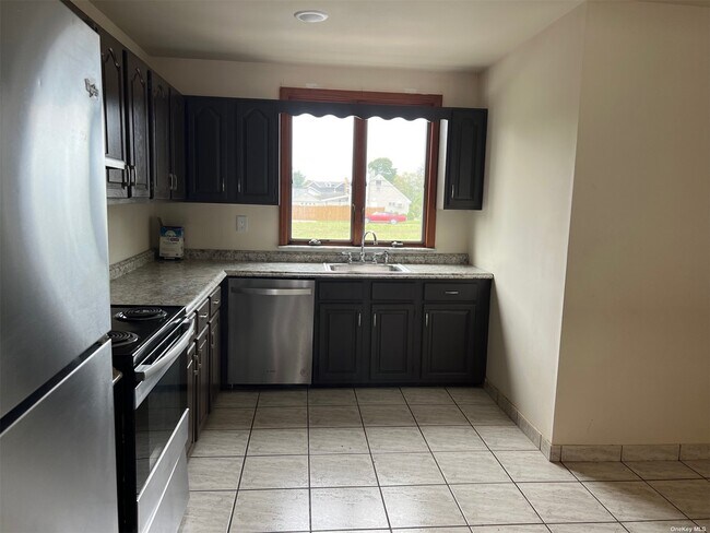 Building Photo - 4 Albergo Ct