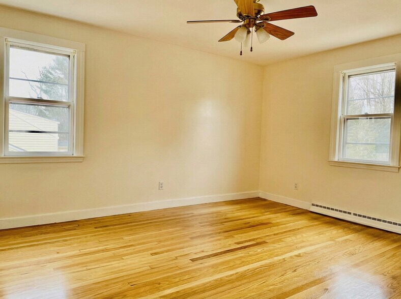 Building Photo - 65 Barbara Ln