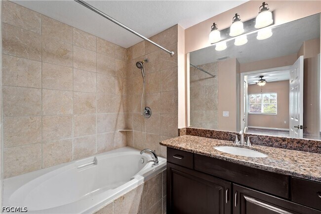 Building Photo - 13141 Bella Casa Cir