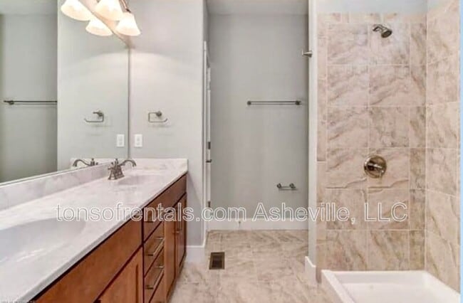 Building Photo - 8 Loblolly Ln