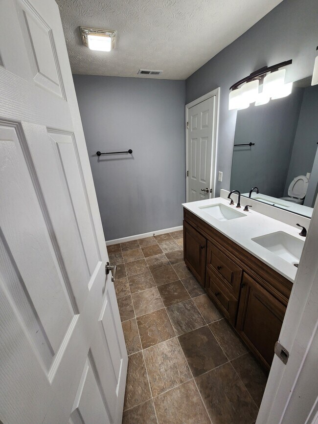 Building Photo - 8213 Briarhill Lane