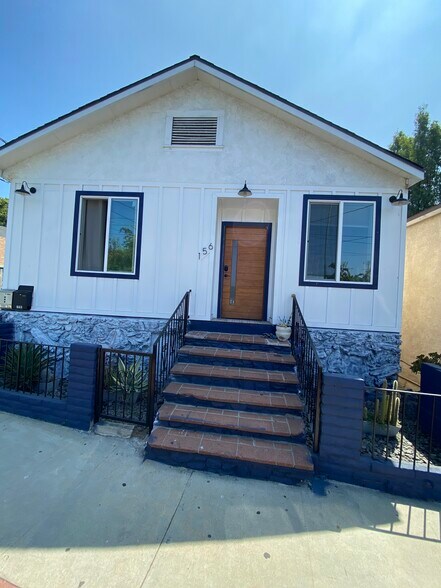 Building Photo - 156 S Pecan St