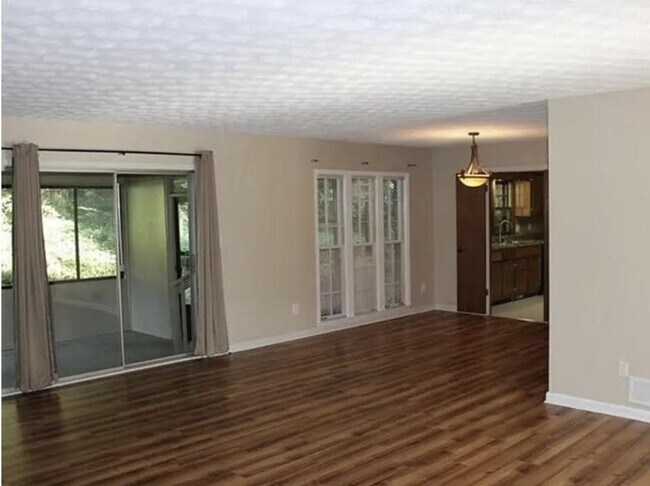 Building Photo - 3526 Clubland Dr