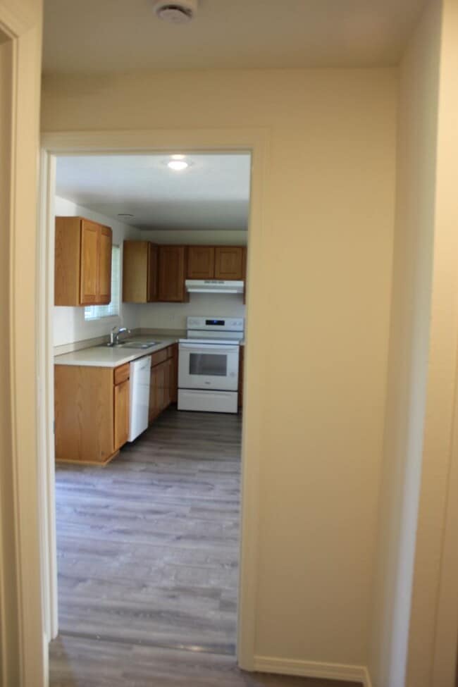 Building Photo - Single Family Home