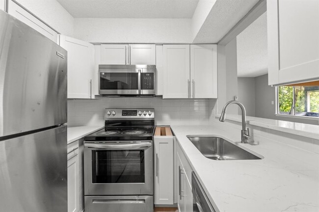 Building Photo - 8903 Parkfield Dr