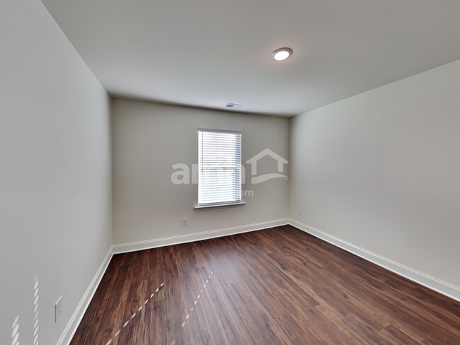 Building Photo - 269 Pecan Dr