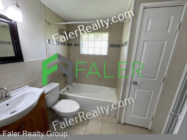 Building Photo - 3 br, 1 bath House - 2226 Adrian Ct.