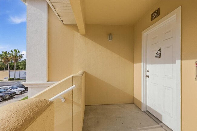 Building Photo - 1015 Villagio Cir