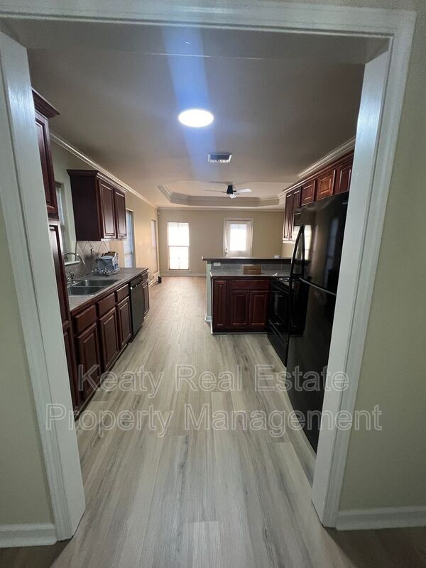 Building Photo - 1510 S Patout St
