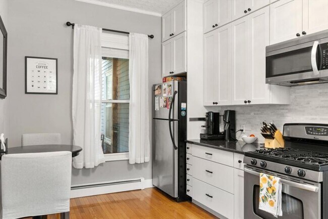 Building Photo - 2 bedroom in Winchester MA 01890