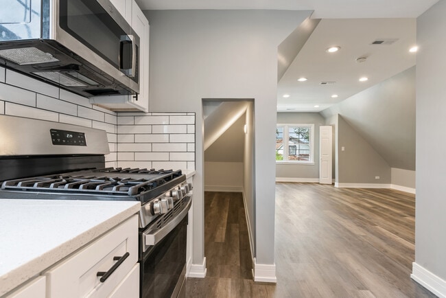 Building Photo - 4624 N Springfield Ave