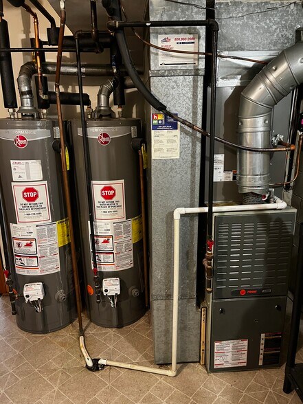 Building Photo - 5030 Carol St