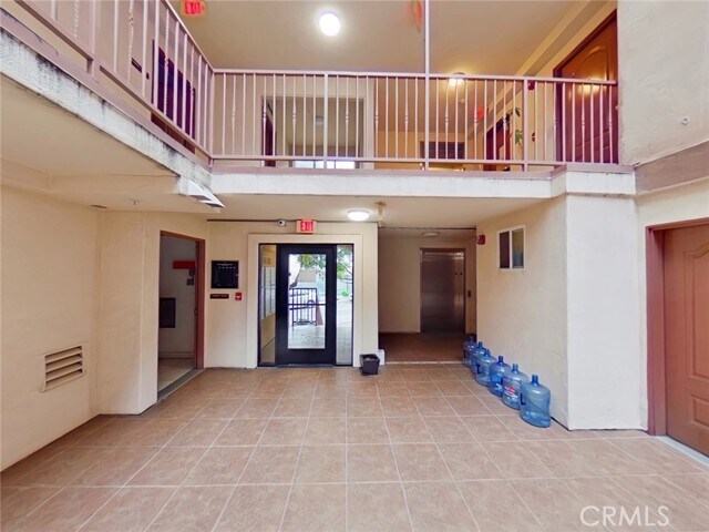 Building Photo - 700 N Hill Pl