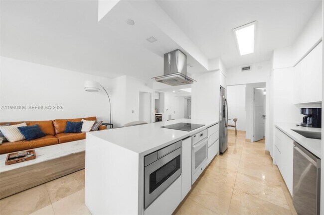 Building Photo - 4779 Collins Ave