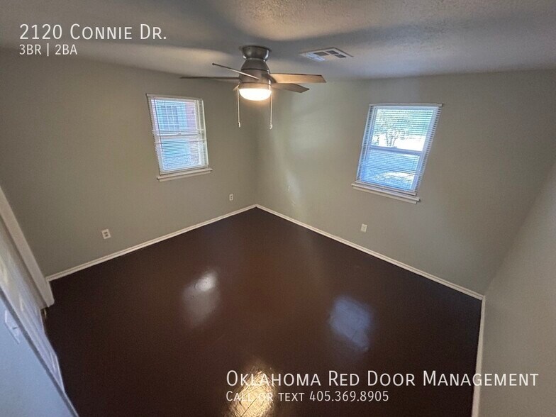 Building Photo - 2120 Connie Dr